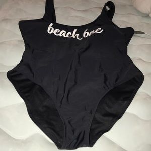 I’m selling a swimsuit👍🏽